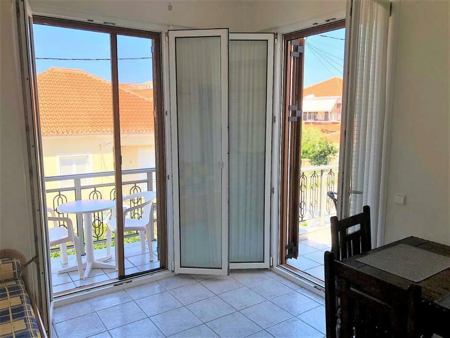Mythos Suites-Apollo Apartment Метоні Екстер'єр фото